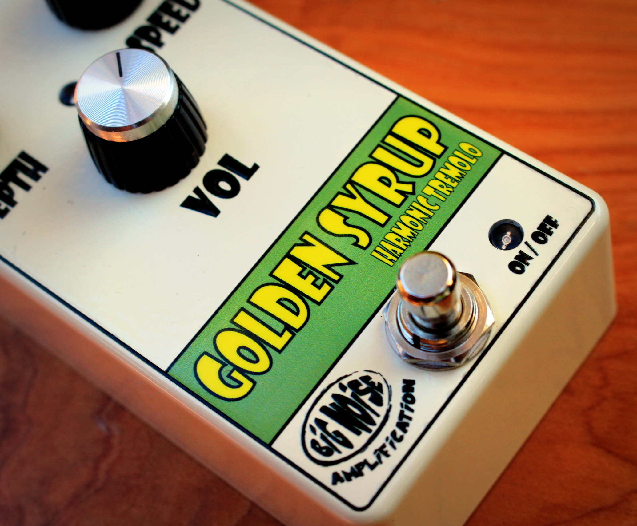 tremolo effect stomp boxes Tremolo - bignoiseamplification
